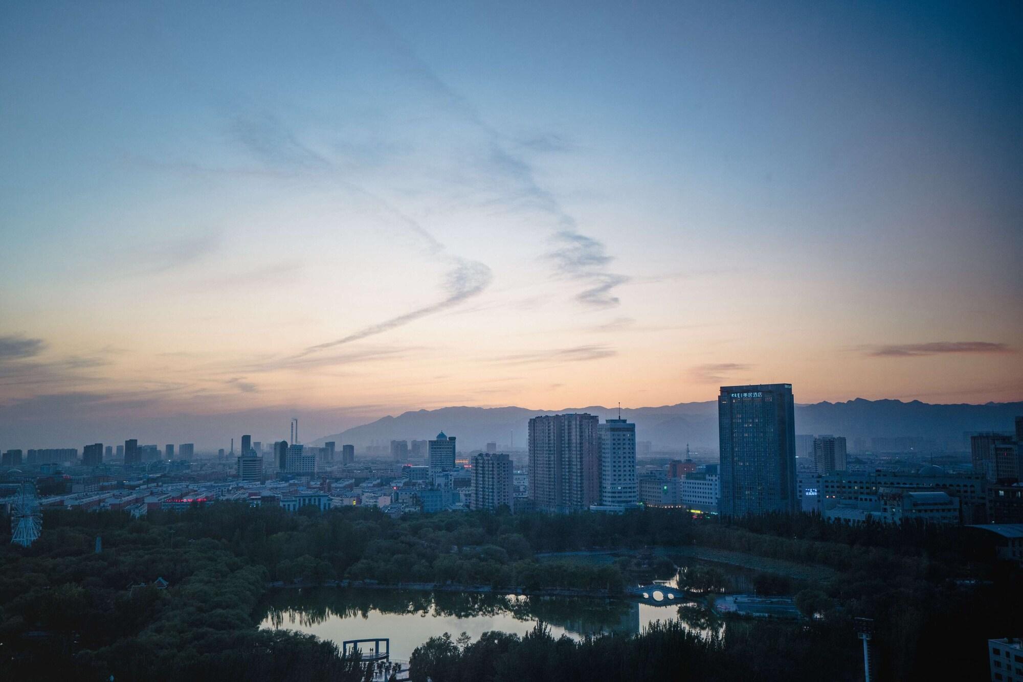 Shangri-La Huhhot Bagian luar foto
